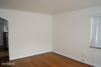 4022 Paxton Ave in Cincinnati, OH - Building Photo - Building Photo