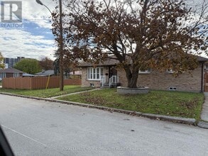 2 Mackinac Crescent in Toronto, ON - Building Photo - Building Photo