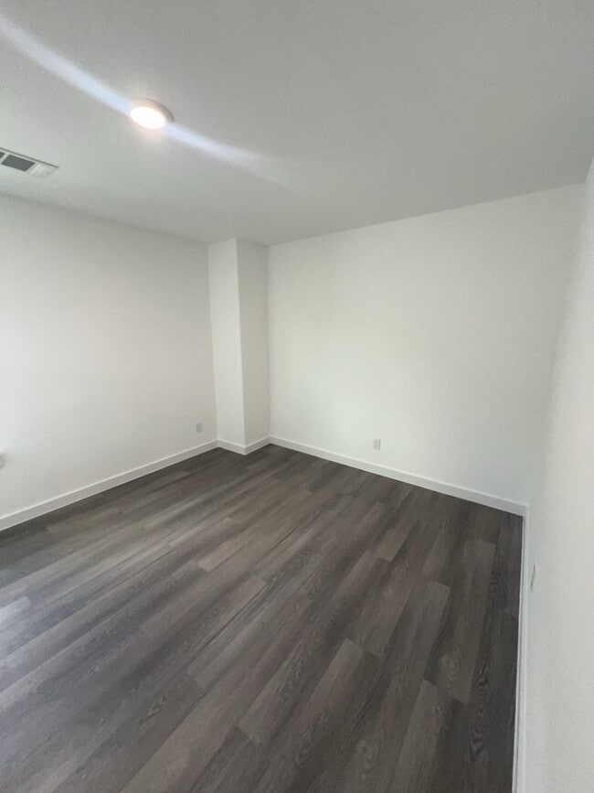 property at 6009 Wedgefield St