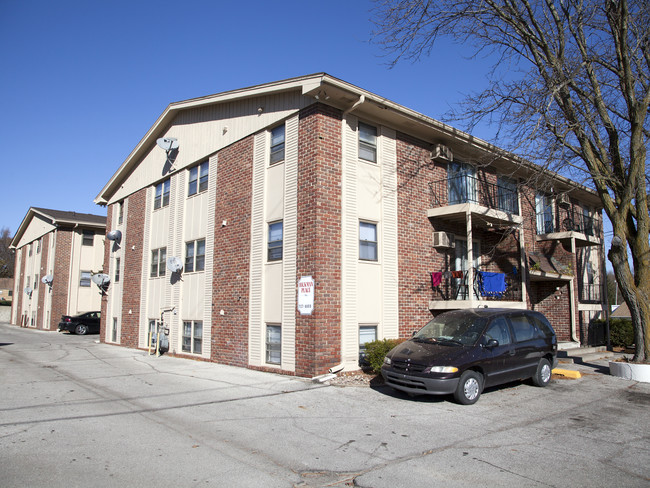 Hickman Place Apartments in Des Moines, IA - Building Photo - Building Photo