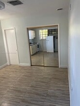 540 NE 180th Dr in North Miami Beach, FL - Building Photo - Building Photo