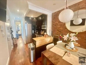 East 6th Street, Unit 7 in New York, NY - Building Photo - Building Photo