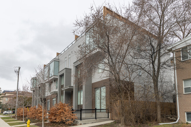 15 Greenbriar Rd in Toronto, ON - Building Photo - Building Photo