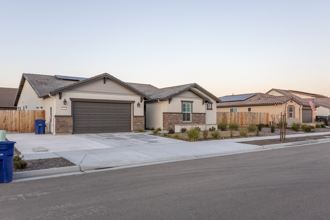 Century Communities Monarch in Kingsburg, CA - Building Photo