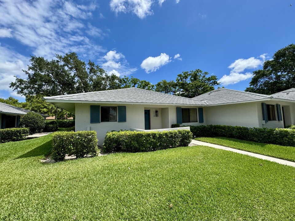 112 Club Dr in Palm Beach Gardens, FL - Building Photo