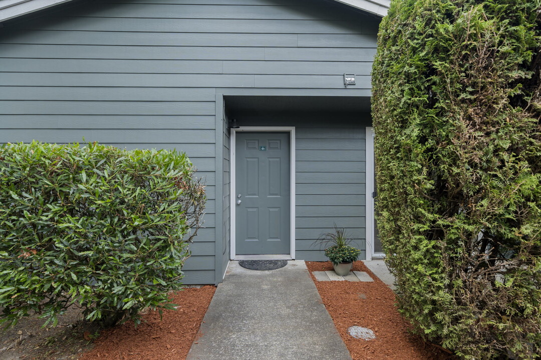 Pointe West Apartments in Port Orchard, WA - Building Photo