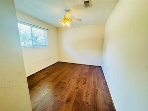 2802 Old Fort Rd in Sugar Land, TX - Building Photo - Building Photo