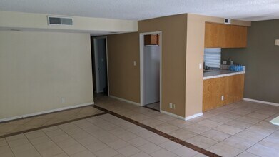 5893 Mt Alifan Dr in San Diego, CA - Foto de edificio - Building Photo