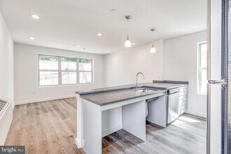 751 N 43rd St in Philadelphia, PA - Building Photo - Building Photo