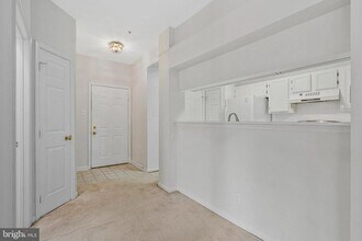 46580 Drysdale Terrace in Cascades, VA - Building Photo - Building Photo