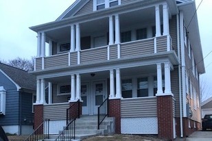 21 Hilltop Ave, Unit 1st floor in Providence, RI - Building Photo