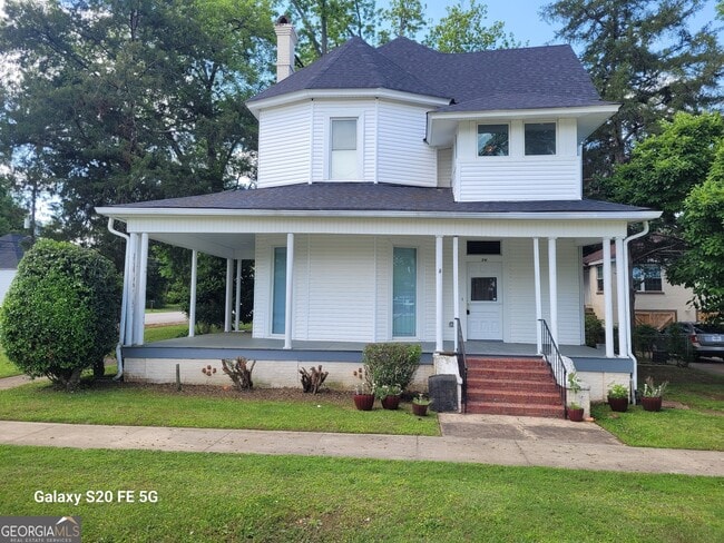 property at 210 E 8th St
