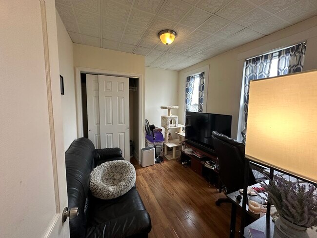 58 Medford St, Unit 3-bed SOMER in Somerville, MA - Foto de edificio - Building Photo