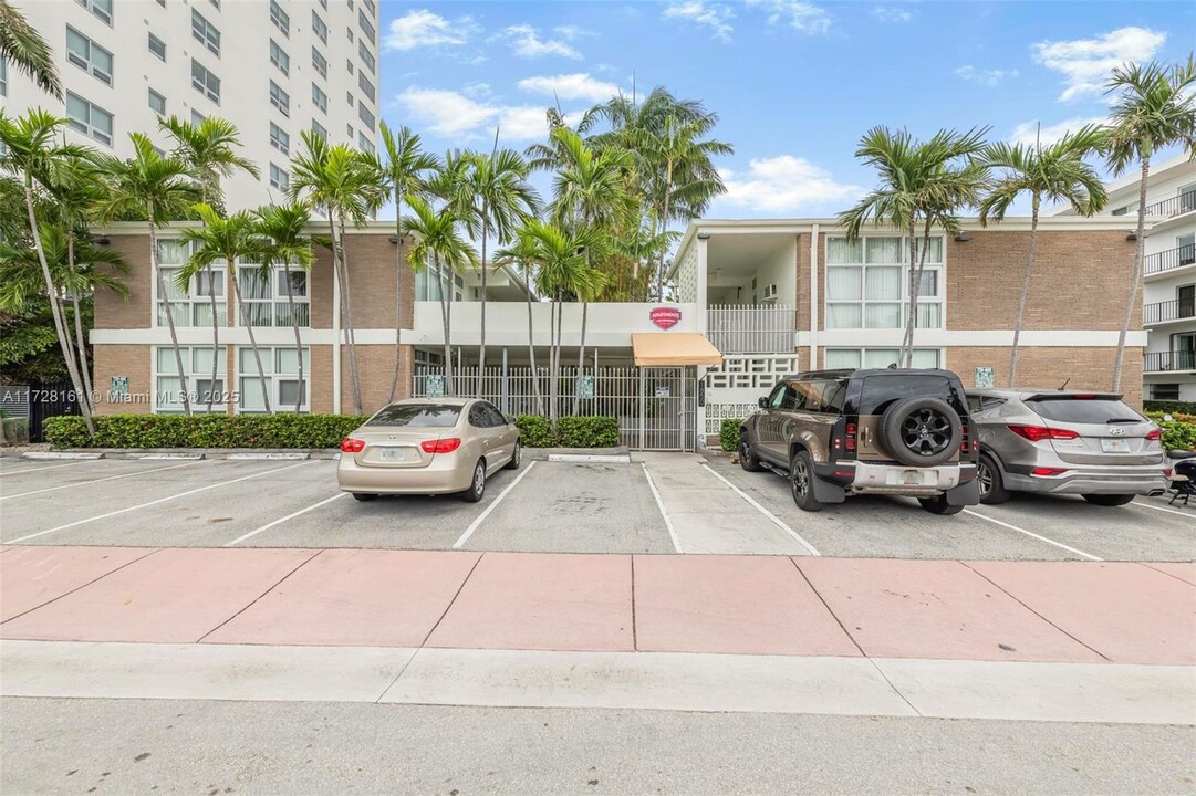 1850 Meridian Ave in Miami Beach, FL - Building Photo