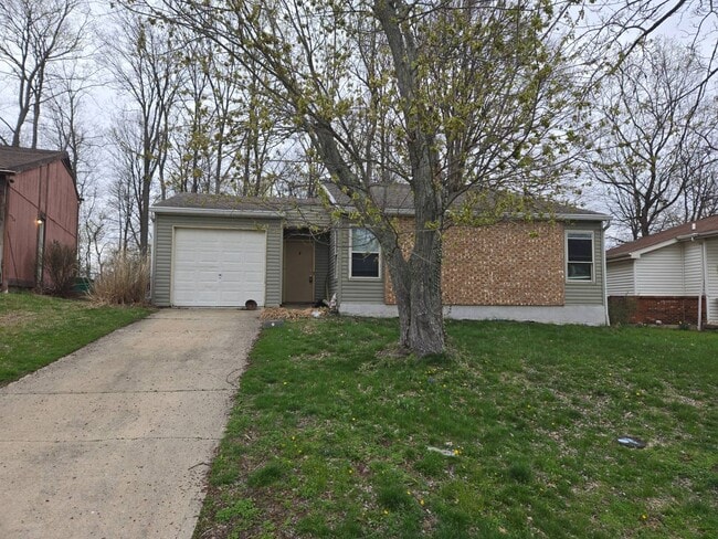 property at 7162 Woodridge Dr