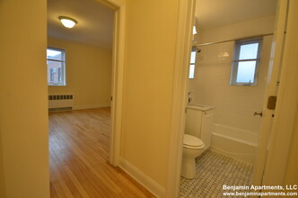 75 Saint Paul St, Unit 4 in Brookline, MA - Building Photo - Building Photo