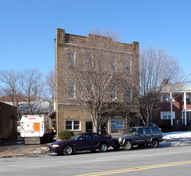 63-65 Washington Ave in Nutley, NJ - Foto de edificio - Building Photo