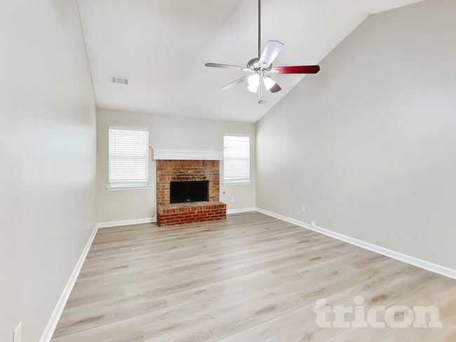 207 Crystal Ct in Hampton, GA - Building Photo - Building Photo