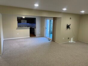 30975 Pointe of Woods Dr in Farmington Hills, MI - Building Photo - Building Photo