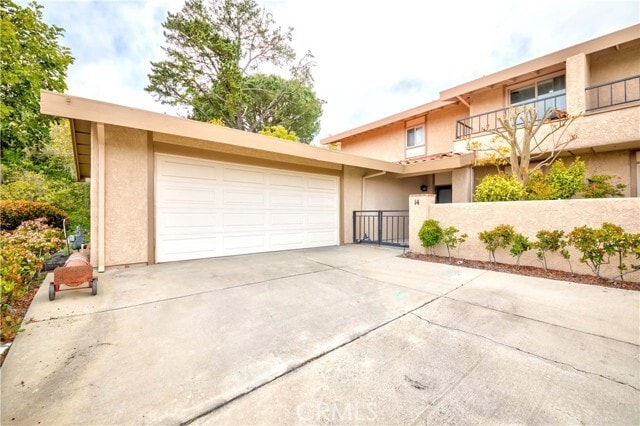property at 14 Peartree Ln
