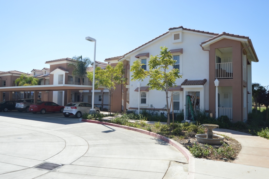 The Terrace Seven Hills in Hemet, CA - Foto de edificio