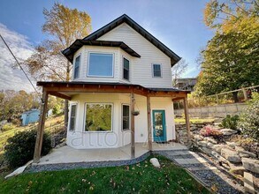 21 Toxaway St in Asheville, NC - Building Photo - Building Photo