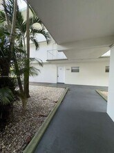 4235 N University Dr in Sunrise, FL - Foto de edificio - Building Photo