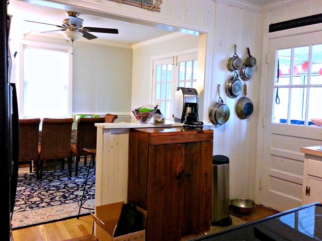 property at 1904 Hillcrest Cir