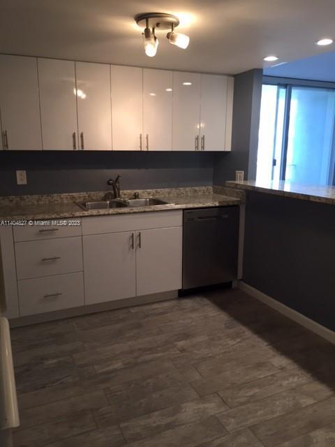 16570 NE 26th Ave Photo