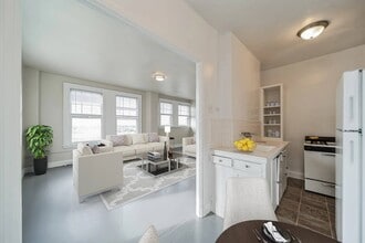 The Gaylord Apartments in Los Angeles, CA - Building Photo - Building Photo