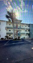 1832 Sunny Dr, Unit D32 in Bradenton, FL - Building Photo