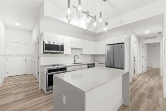 101 Diplomat Pkwy, Unit 0606 in Hallandale Beach, FL - Building Photo - Building Photo