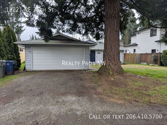 12221 NE 75th St in Kirkland, WA - Building Photo - Building Photo