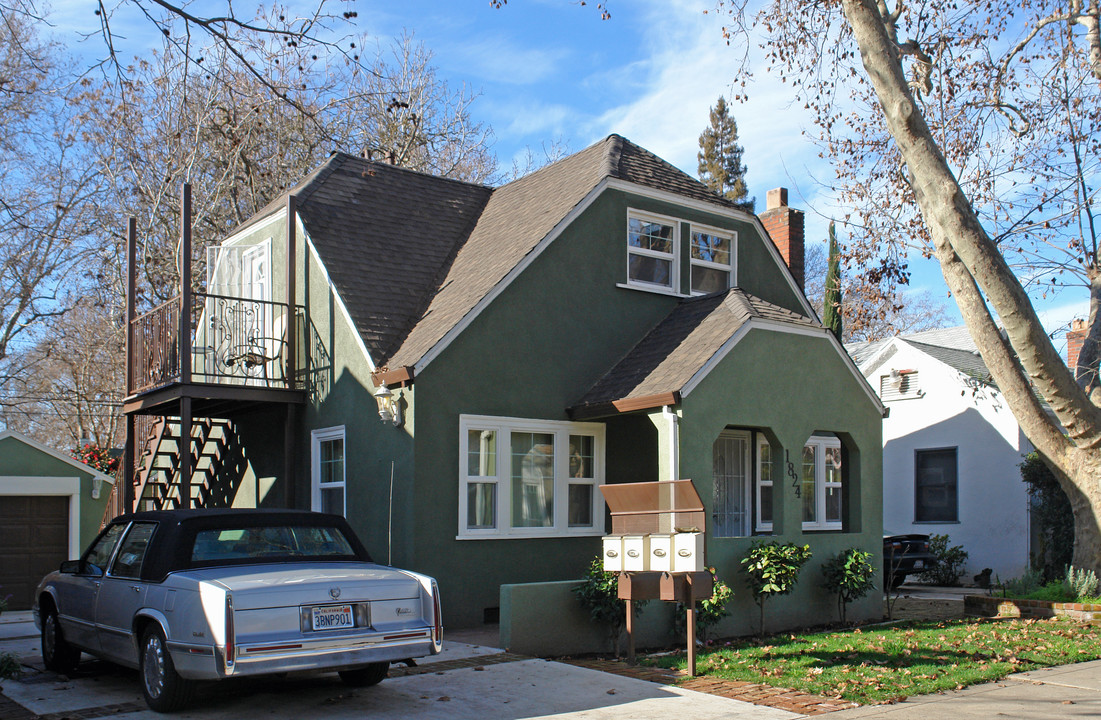 1824 Burnett Way in Sacramento, CA - Foto de edificio