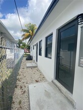 4992 NW 18th Ave in Miami, FL - Building Photo - Building Photo