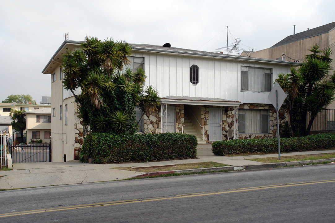 211 E Hyde Park Blvd in Inglewood, CA - Building Photo