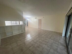301 N Pine Island Rd, Unit 260 in Plantation, FL - Building Photo - Building Photo