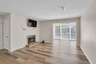 1408 Country Park Dr in Smyrna, GA - Foto de edificio - Building Photo
