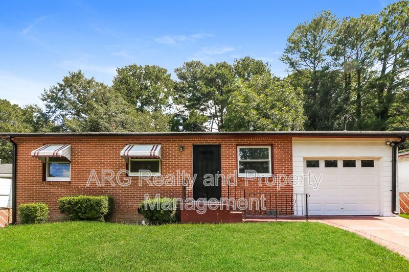 2845 Cardo Dr NW in Atlanta, GA - Building Photo