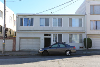 2115 Lawton St in San Francisco, CA - Building Photo - Building Photo