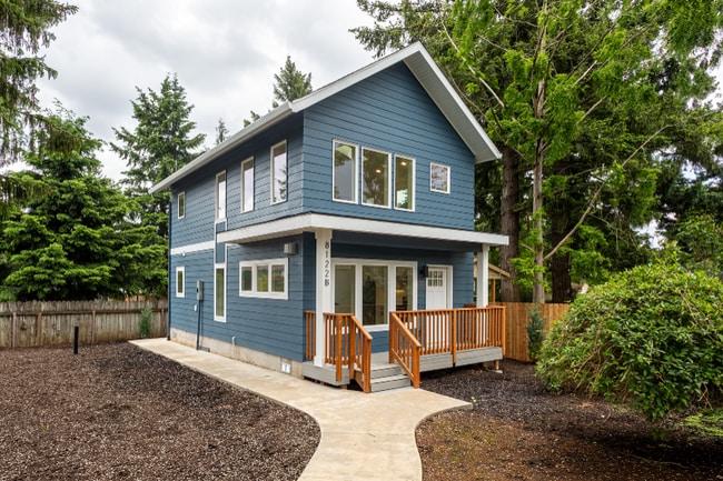 property at 8122 SE 74th Ave
