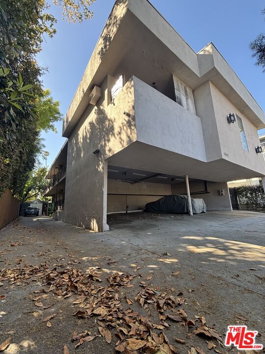 property at 1807 Taft Ave