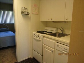 3553 Longmeadow in Sarasota, FL - Building Photo - Building Photo