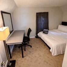 818 Broad St in Elyria, OH - Building Photo - Building Photo