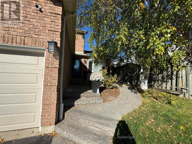 37 Wood Dr in Whitby, ON - Building Photo - Building Photo