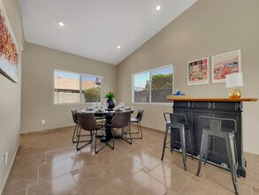 4408 W Yorkshire Dr in Glendale, AZ - Building Photo - Building Photo