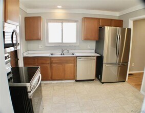 808 Wellesley Ave in Royal Oak, MI - Building Photo - Building Photo