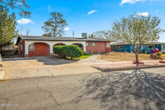 317 Olivia Cir in El Paso, TX - Building Photo - Building Photo
