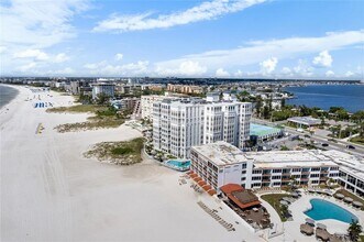 4950 Gulf Blvd in St Pete Beach, FL - Foto de edificio - Building Photo