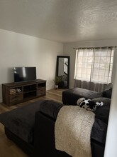 8519 Wembley Dr in Pasco, WA - Foto de edificio - Building Photo